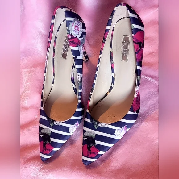 SZ 8.5 GUESS Heel - Picture 5 of 14